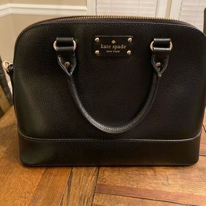 Pre-owned Kate Spade Dome purse.Not my style. Looks brand new.
